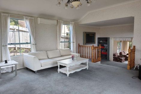 Photo of property in 7 David Beattie Place, Chatswood, Auckland, 0626