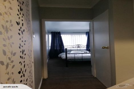 Photo of property in 28 Vina Place, Massey, Auckland, 0614