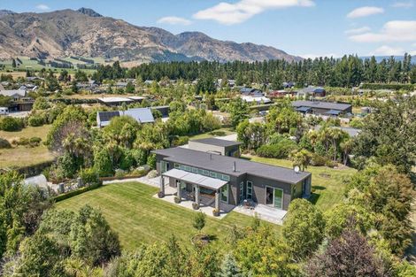 Photo of property in 28 Sam John Place, Lake Hawea, 9382