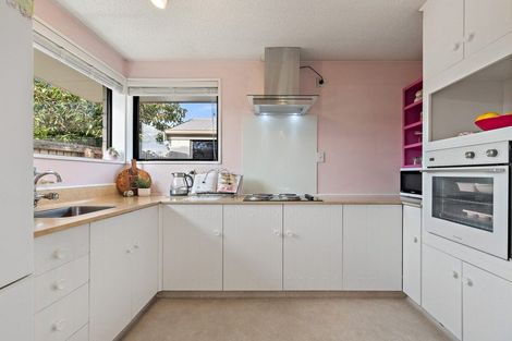 Photo of property in 2/116 Reynolds Avenue, Bishopdale, Christchurch, 8053