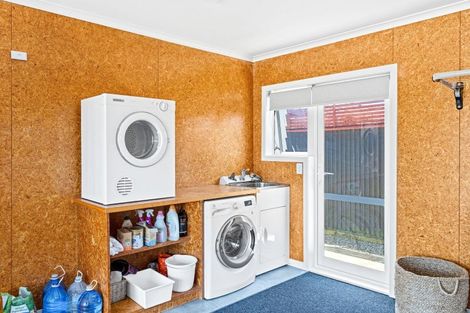 Photo of property in 12 Sussex Street, Levin, 5510