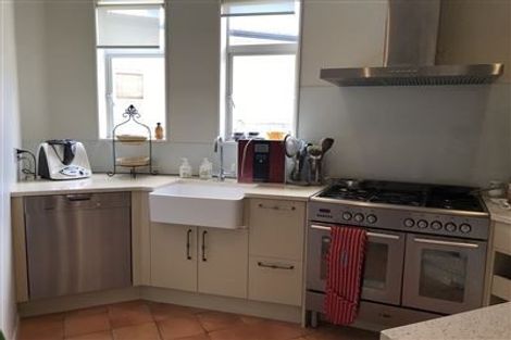 Photo of property in 11 Lismore Way, Oteha, Auckland, 0632