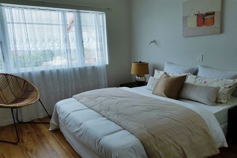 Photo of property in 32 Te Atatu Road, Te Atatu South, Auckland, 0610