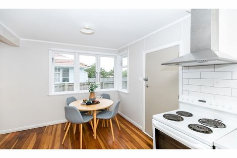 Photo of property in 4 Douglas Crescent, Fairfield, Hamilton, 3214