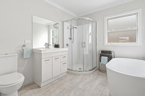 Photo of property in 11 Rochfort Crescent, Pyes Pa, Tauranga, 3112