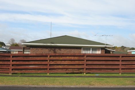 Photo of property in 1/42 South Street, Papakura, 2110