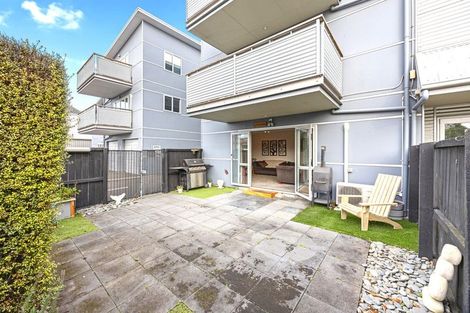 Photo of property in 9/16 Hutcheson Street, Sydenham, Christchurch, 8023