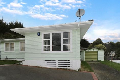 Photo of property in 17 Parenga Street, Wainuiomata, Lower Hutt, 5014