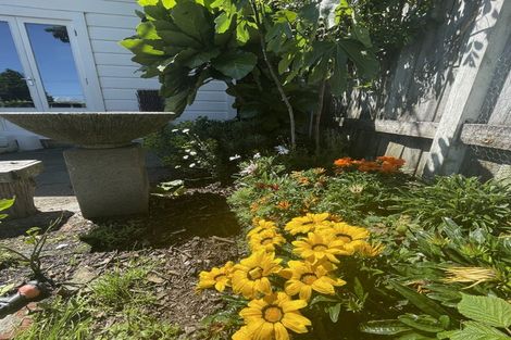 Photo of property in Inverey, 6 Maire Street, Eastbourne, Lower Hutt, 5013