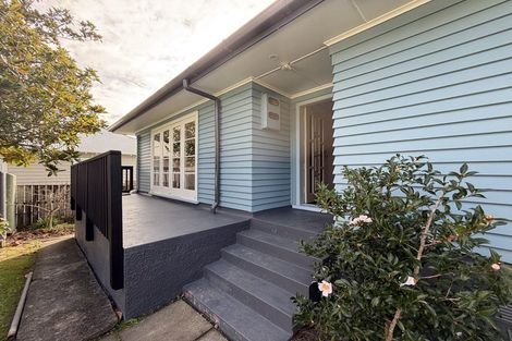 Photo of property in 19 Rame Road, Greenhithe, Auckland, 0632