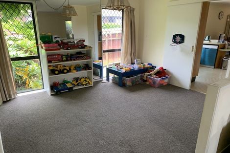 Photo of property in 18 Millhouse Drive, Northpark, Auckland, 2013