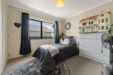 Photo of property in 5 Coromandel Court, Roslyn, Palmerston North, 4414