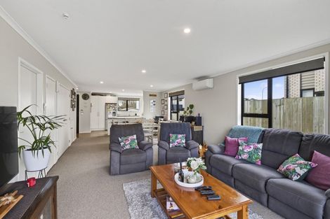 Photo of property in 15 Discovery Place, Marfell, New Plymouth, 4310