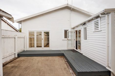 Photo of property in 223 College Street, West End, Palmerston North, 4412