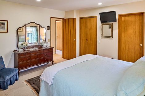 Photo of property in 2/70 Hautana Street, Woburn, Lower Hutt, 5010