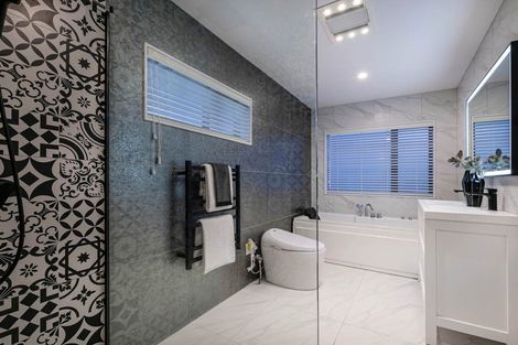 Photo of property in 11 Taraire Place, Orewa, 0931