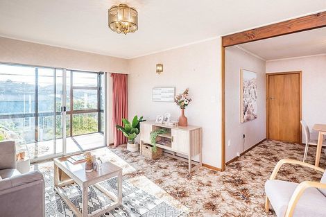 Photo of property in 23 Cara Crescent, Paparangi, Wellington, 6037