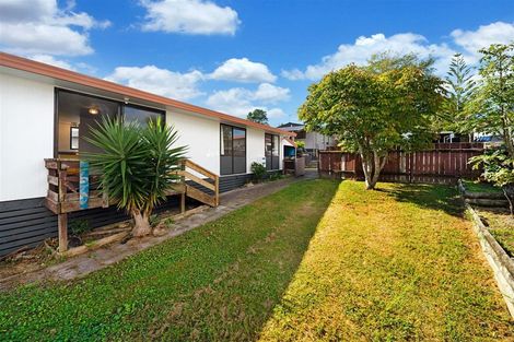 Photo of property in 2/76 Parrs Cross Road, Henderson, Auckland, 0612