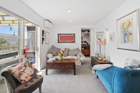 Photo of property in 28 Crispe Road, Clarks Beach, 2122