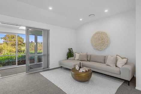 Photo of property in 21 Eric Farley Drive, Kumeu, 0810