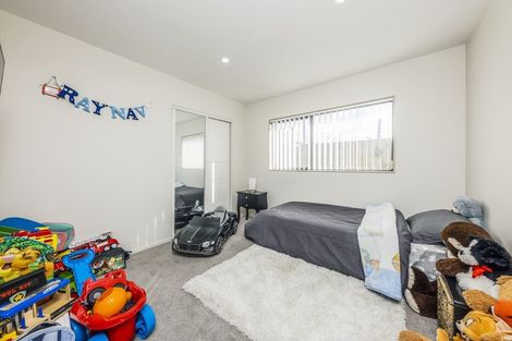 Photo of property in 95b Maplesden Drive, Clendon Park, Auckland, 2103