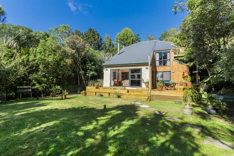 Photo of property in 25 Raroa Terrace, Waiatarua, Auckland, 0604