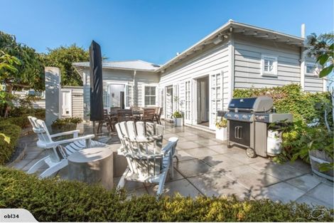 Photo of property in 71 Beach Road, Mellons Bay, Auckland, 2014