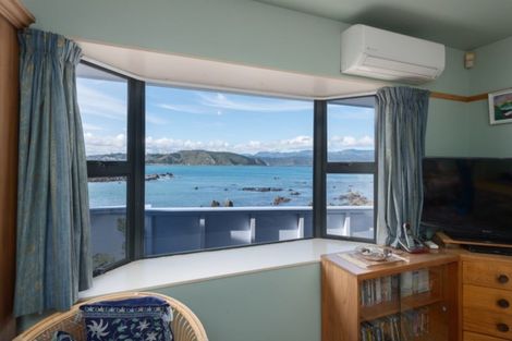 Photo of property in 3/422 Queens Drive, Lyall Bay, Wellington, 6022