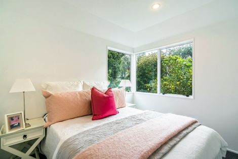 Photo of property in 1/1 Valley Road, Northcote, Auckland, 0626
