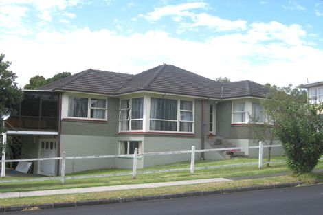 Photo of property in 11 College Road, Northcote, Auckland, 0627