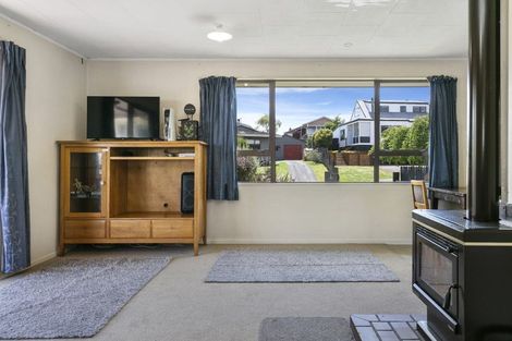 Photo of property in 6 Holland Grove, Richmond Heights, Taupo, 3330