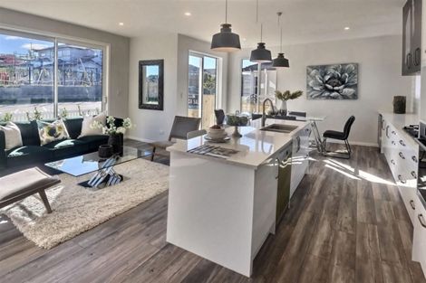 Photo of property in 10 Bine Crescent, Orewa, 0931