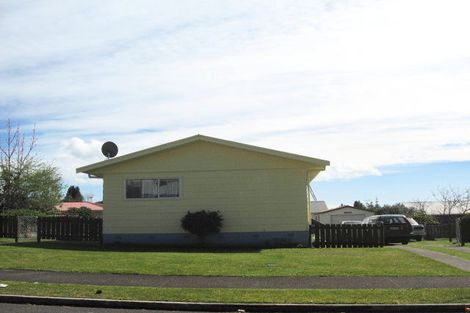 Photo of property in 20 Dingadee Street, Welcome Bay, Tauranga, 3112