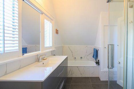 Photo of property in 16 Newman Terrace, Thorndon, Wellington, 6011