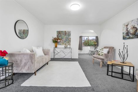 Photo of property in 2/46 View Road, Henderson, Auckland, 0612