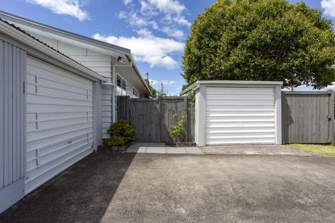Photo of property in 1/1 Tawa Road, Te Atatu Peninsula, Auckland, 0610