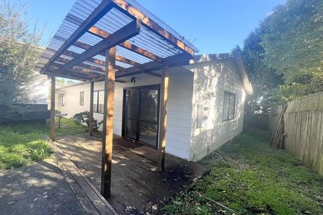 Photo of property in 17 St Catherine Crescent, West Harbour, Auckland, 0618