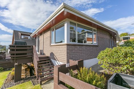 Photo of property in 9 Colquhoun Street, Glenross, Dunedin, 9011