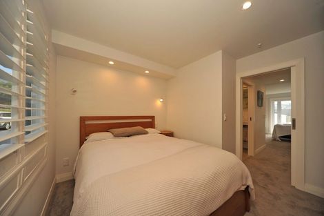 Photo of property in 1/2 Hood Street, Mount Victoria, Wellington, 6011