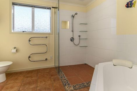 Photo of property in 8 Barrett Street, Westown, New Plymouth, 4310