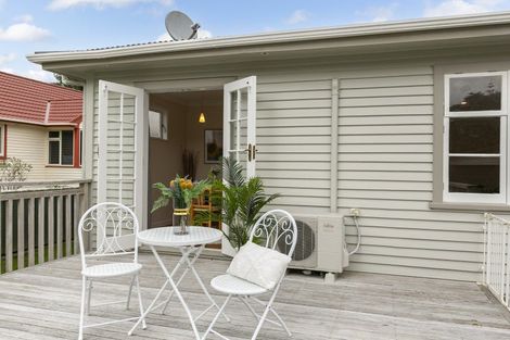 Photo of property in 29 Collins Avenue, Tawa, Wellington, 5028