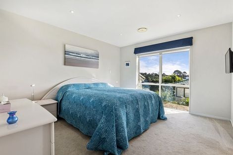 Photo of property in 7 Bushglen Court, Browns Bay, Auckland, 0630