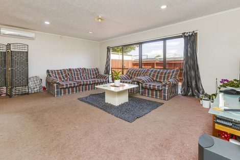 Photo of property in 1/62 Cambridge Terrace, Papatoetoe, Auckland, 2025