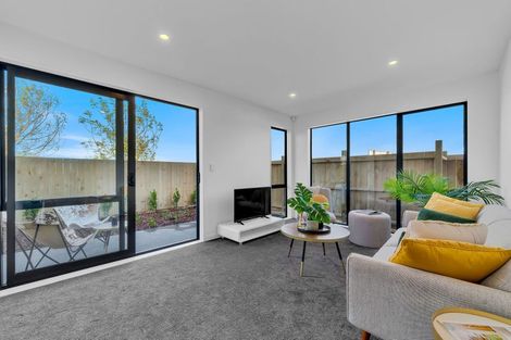 Photo of property in 8 Monstedt Terrace, Windsor Park, Auckland, 0632