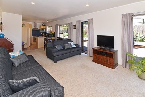 Photo of property in 2/16 Archmillen Avenue, Pakuranga Heights, Auckland, 2010