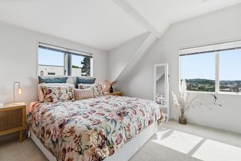 Photo of property in 43 Osprey Drive, Welcome Bay, Tauranga, 3112