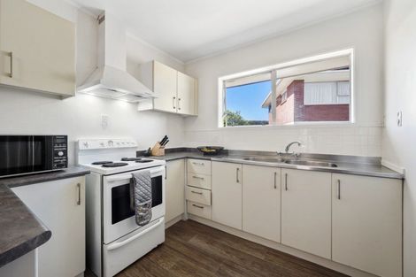 Photo of property in 2/42 Luton Avenue, Sunnyhills, Auckland, 2010