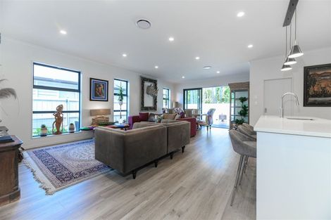 Photo of property in 26 Konoba Avenue, Kumeu, 0810