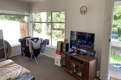 Photo of property in 1/75 Stredwick Drive, Torbay, Auckland, 0630