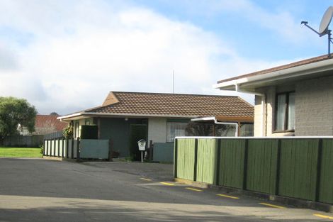 Photo of property in 2/235 Ruahine Street, Roslyn, Palmerston North, 4414